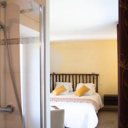 Domaine De Janis & Hotell