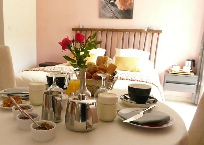 Domaine De Janis & 4* Le Vigan (Lot)