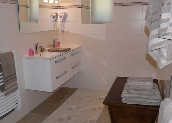 فندق Domaine De Janis &