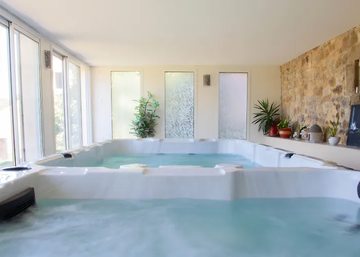 فندق Domaine De Janis &