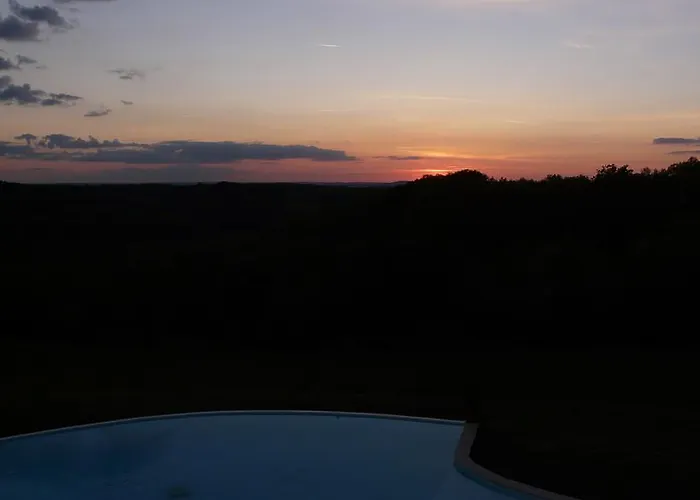 فندق Domaine De Janis & 4*